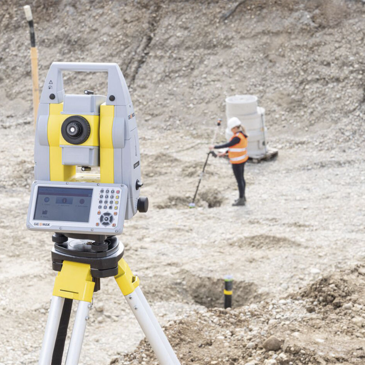 Роботизированный тахеометр GeoMax Zoom 75 5" A10