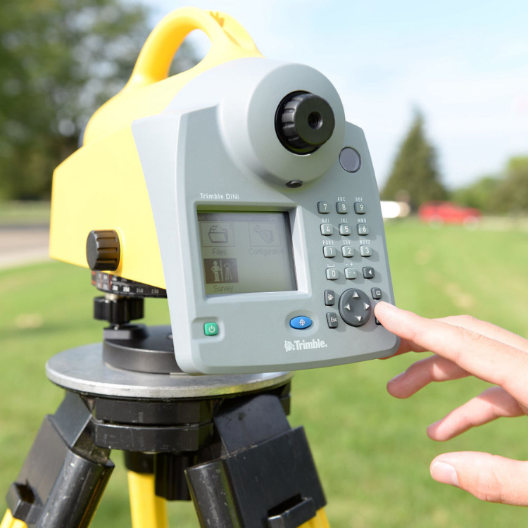 Цифровой нивелир Trimble DiNi 0.7 для точных измерений