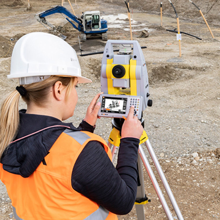 Роботизированный тахеометр GeoMax Zoom 95 5" A5