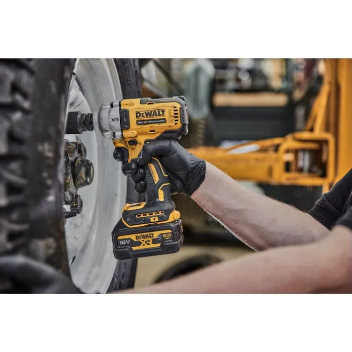 Ударный аккумуляторный бесщёточный гайковерт DeWALT DCF892P2T-QW