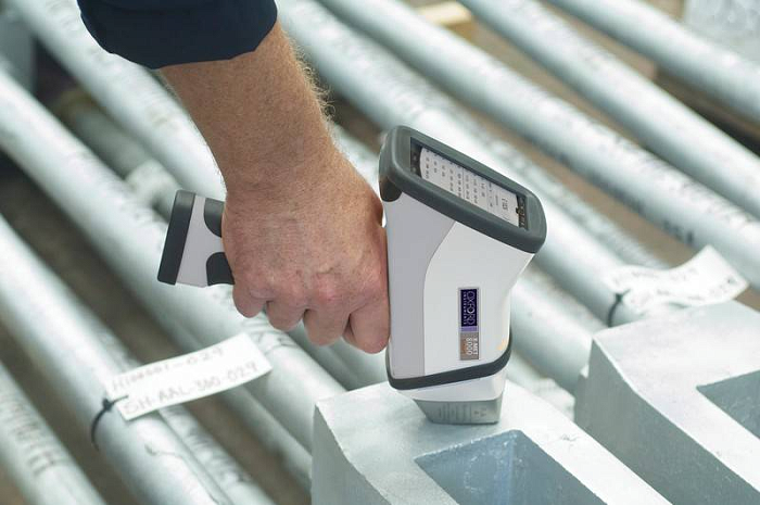 Анализатор металлов Hitachi X-MET 8000 SMART