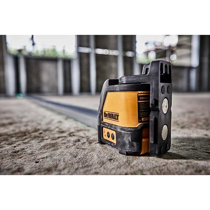 Лазерный уровень DEWALT DW088CG с зеленым лучом