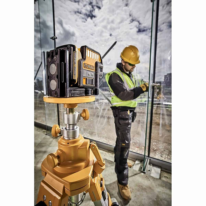 Лазерный уровень DEWALT DCE0825D1G с зеленым лучом
