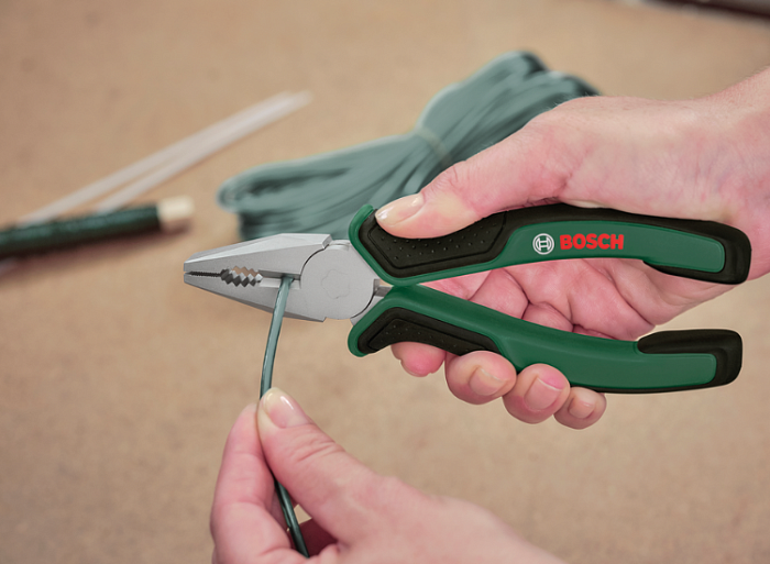 Набор плоскогубцев