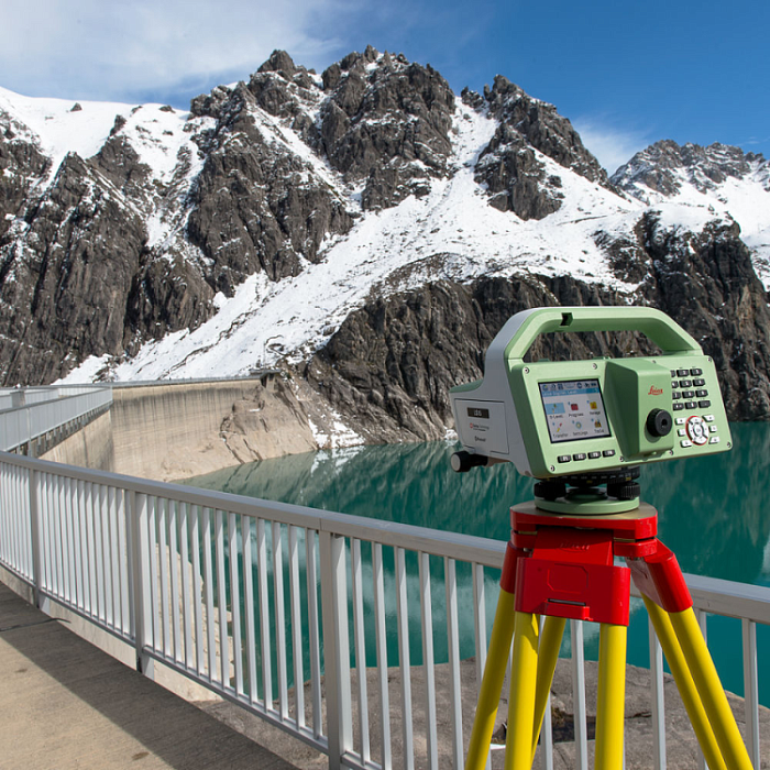 Цифровой нивелир Leica LS10 (0.3 мм)