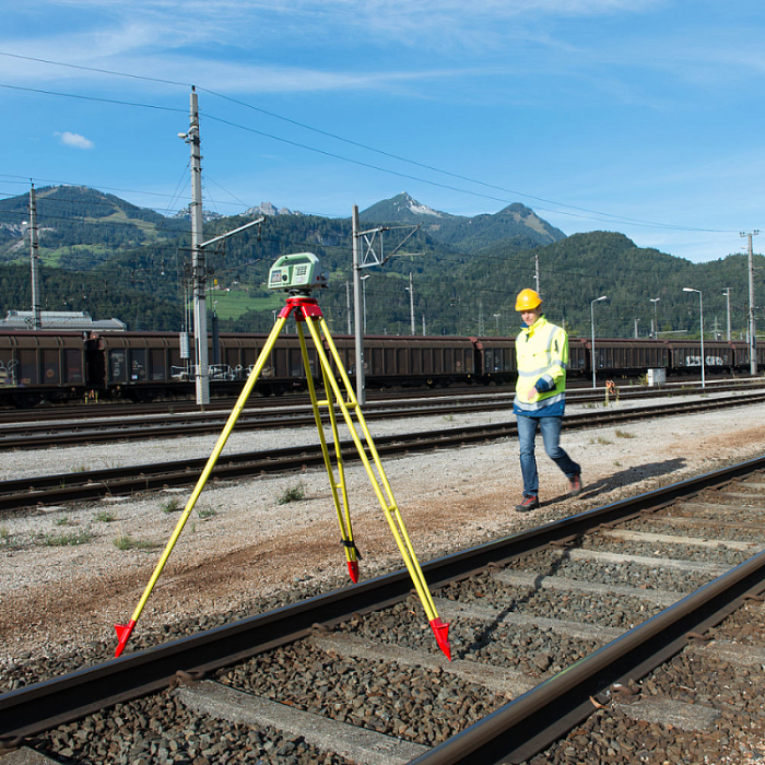 Цифровой нивелир Leica LS10 (0.3 мм)