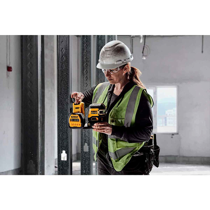 Лазерный уровень DEWALT DCE089D1G18 с зеленым лучом