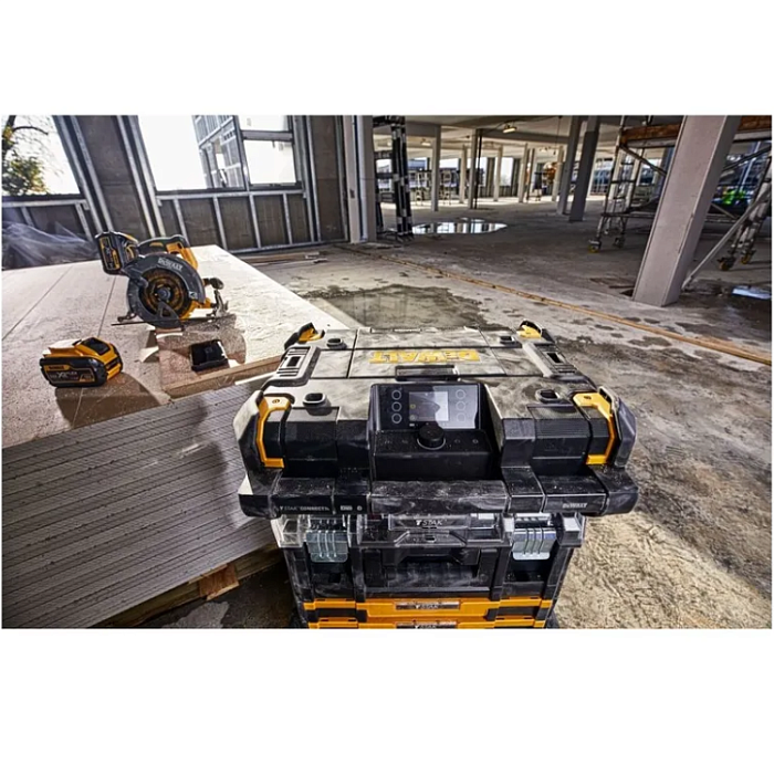 Зарядное устройство-радиоприемник DeWALT DWST1-81078-QW