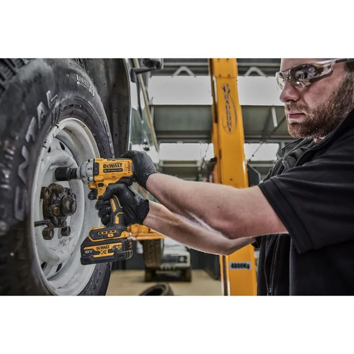 Ударный аккумуляторный бесщёточный гайковерт DeWALT DCF892P2T-QW